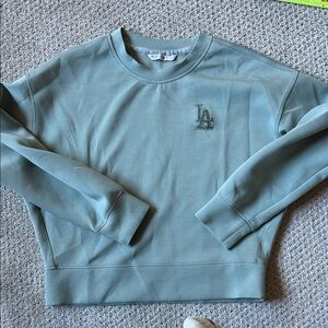Levelwear LA Stylish Crewneck Cropped Sweatshirt